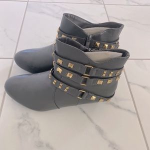 NEW!!! Grey studded ankle boots. Size 10.